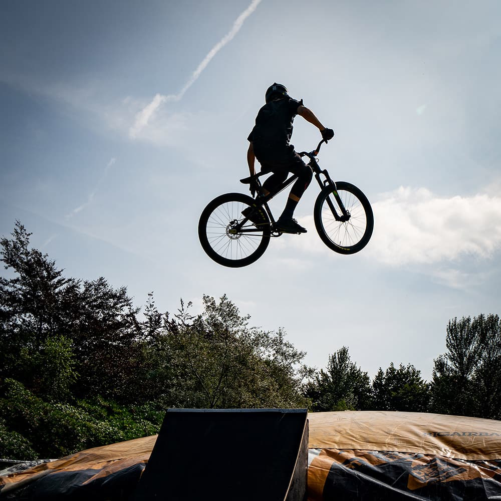 mountain bike instructors